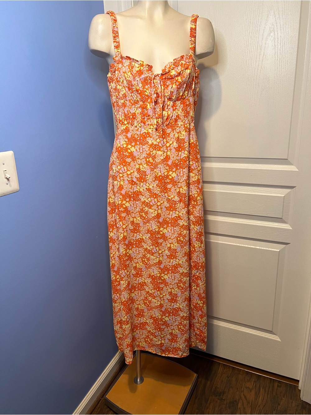 Astr the Label Elsie Orange Floral Spaghetti-Strap Dress with large slit size L
